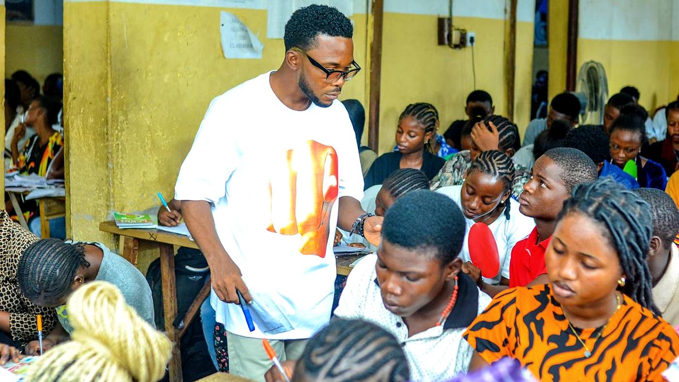Students in a Geosolution classroom preparing for an English language test